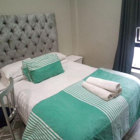 One Rosebank Stay Γιοχάνεσμπουργκ Εξωτερικό φωτογραφία