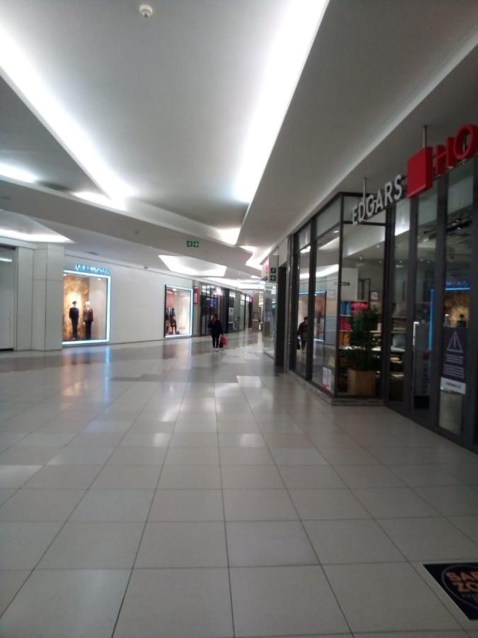 One Rosebank Stay Γιοχάνεσμπουργκ Εξωτερικό φωτογραφία
