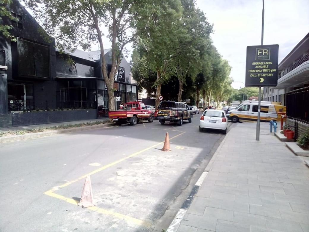 One Rosebank Stay Γιοχάνεσμπουργκ Εξωτερικό φωτογραφία